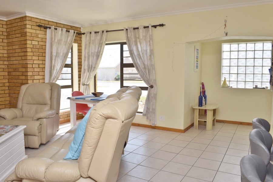 2 Bedroom Property for Sale in Struisbaai Western Cape